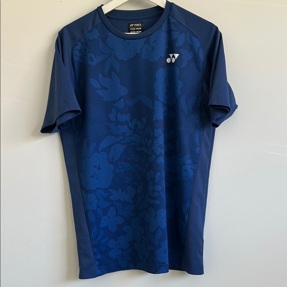 YONEX Blue Performance Jersey Crew Neck with excellent condition - Picture 3 of 5